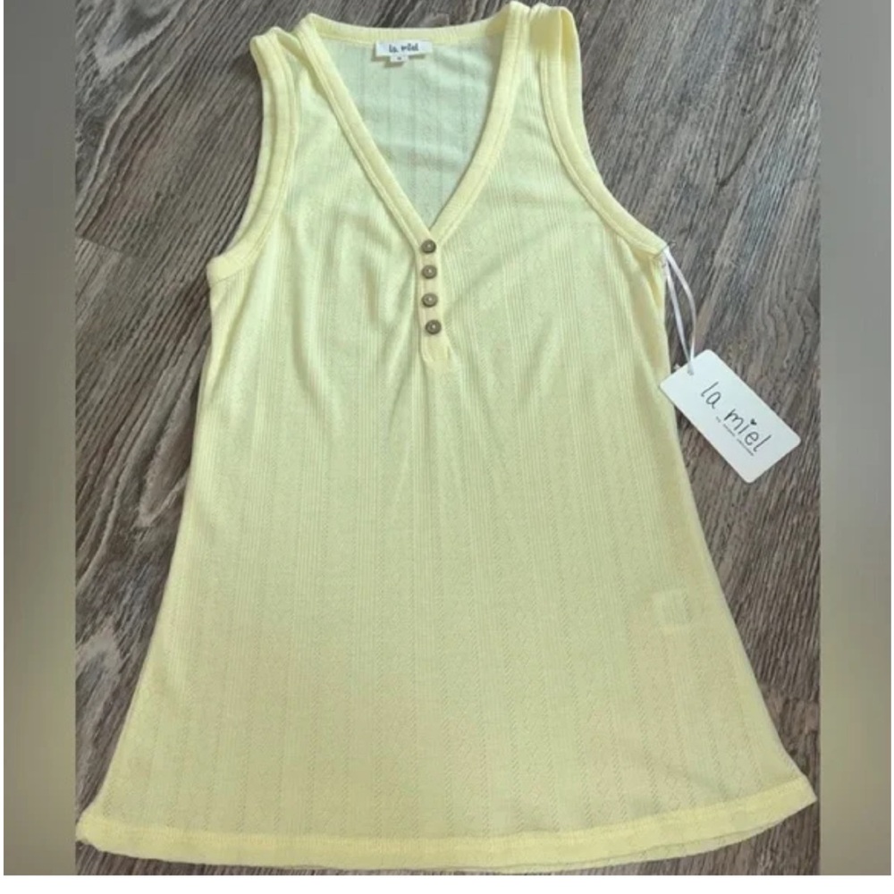 LA MIEL Light Yellow V-Neck Tank Top…NWT✨ Medium
